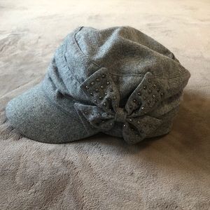 Women’s grey Bow Hat/Cap Preowned